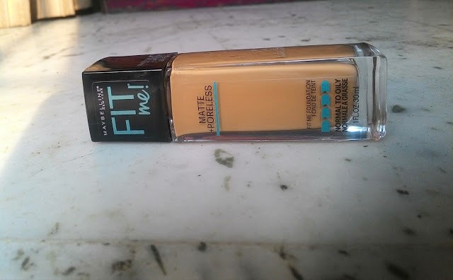 Maybelline Fit Me Matte Poreless Foundation 330 Toffee Caramel