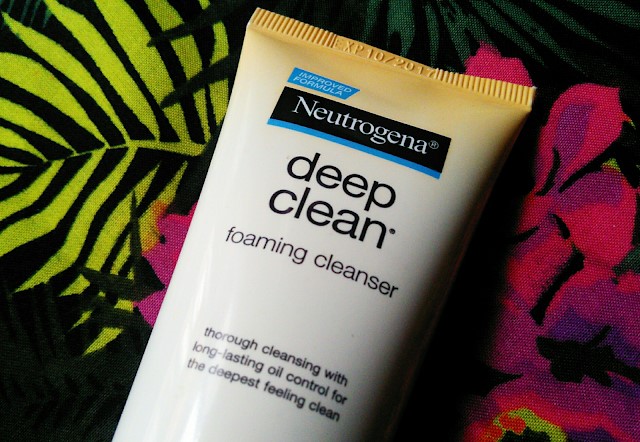 Neutrogena Deep Clean Foaming Cleanser REview