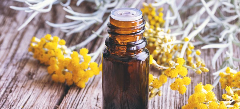 6 Effective Essential Oils for Acne Scars