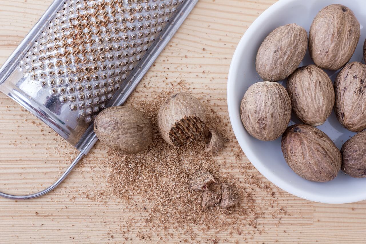 nutmeg for blackheads