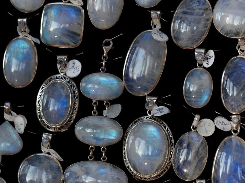 rainbow moonstone crystal for beauty