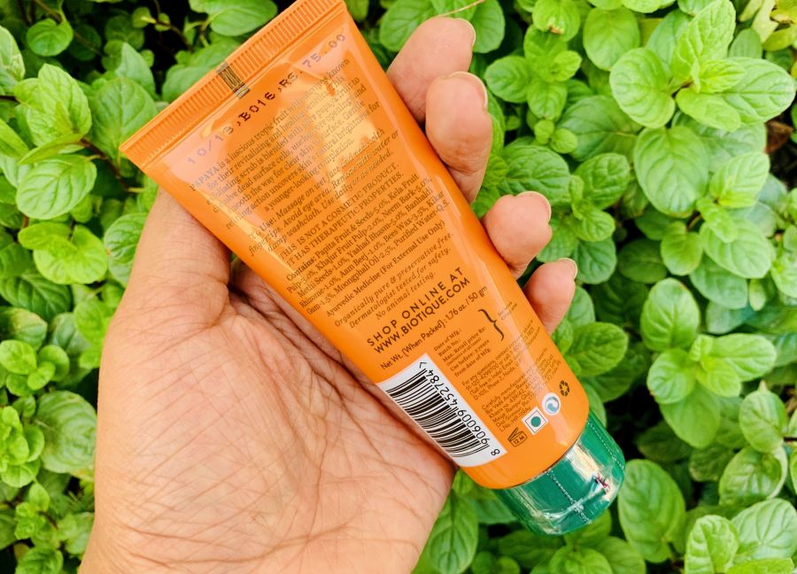 Biotique Papaya Revitalizing Tan Removal Scrub